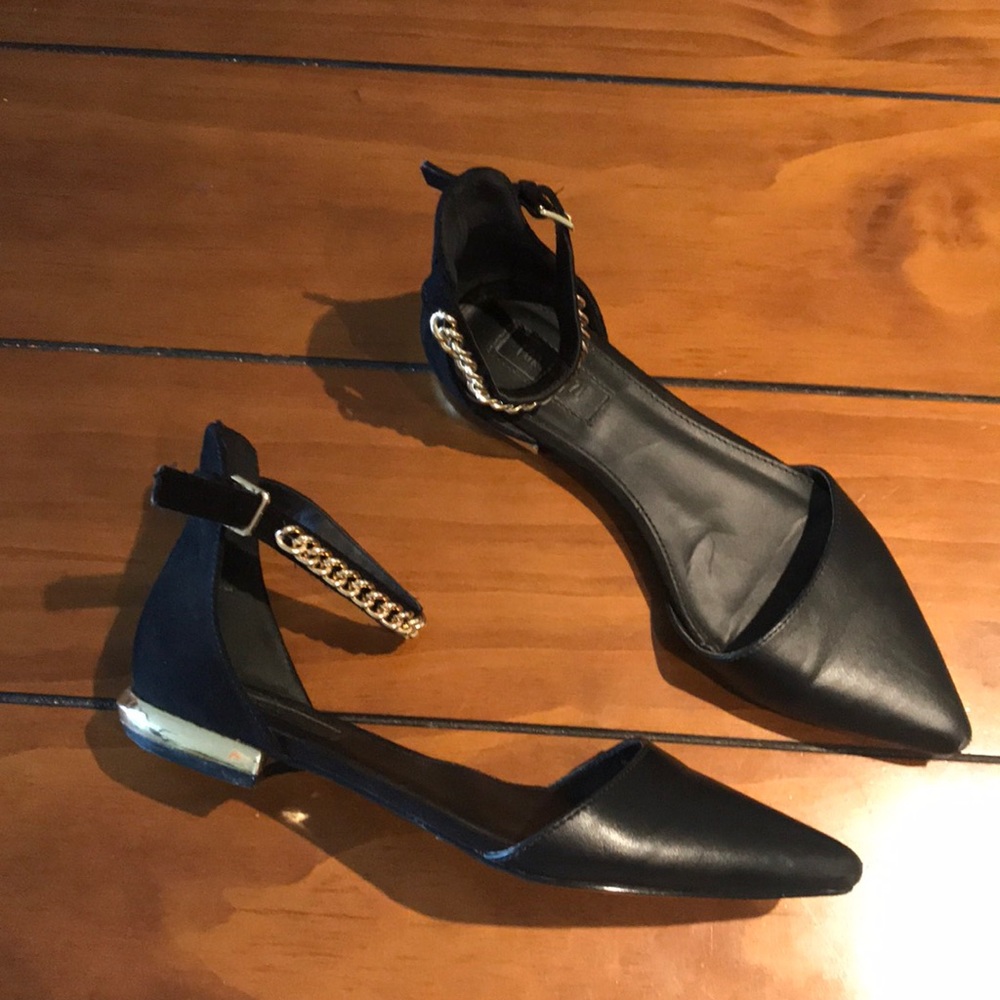 Black Pointy Toe Flats w/ Gold Chai Ankle strap